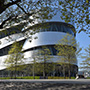 Das Mercedes-Benz-Museum ist ein Anziehungspunkt für zahlreiche Interessierte an Automobil und Architektur